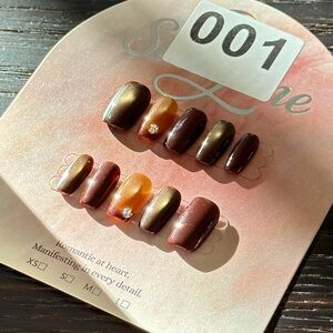 Elegant Brown and Gold Press-On Nails